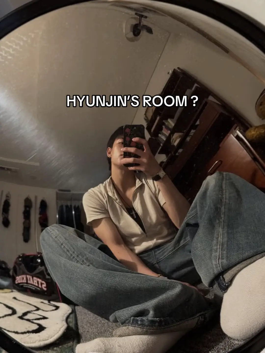 He looks gorgeous btw #hyunjin #straykidshyunjin #youmakestraykidsstay #dontletthisflop #viral 