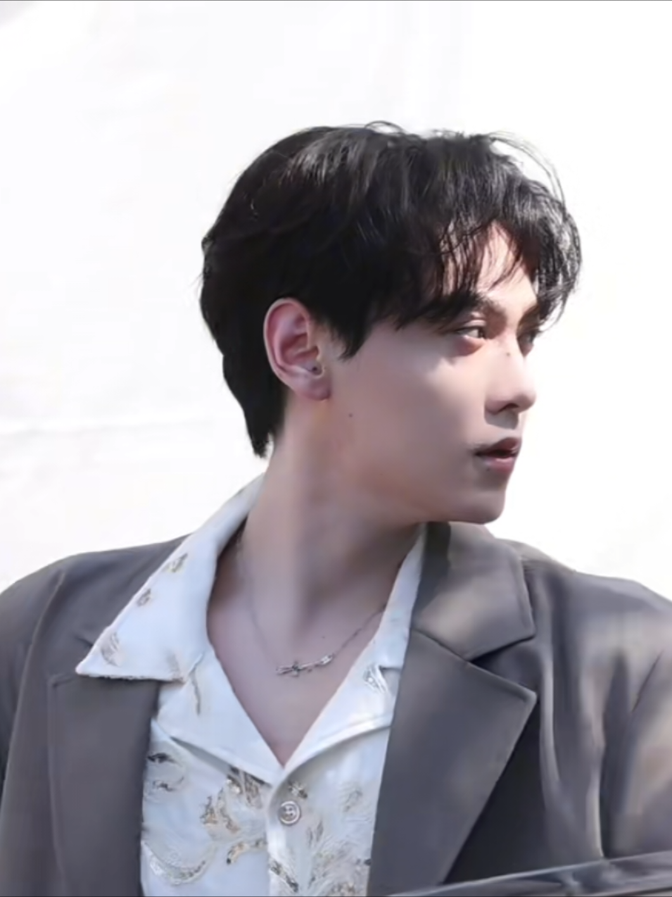 Cứ mỗi lần xuất hiện là một lần gây ú oà vì độ đẹp trai của anh Ninh😍😍😍 