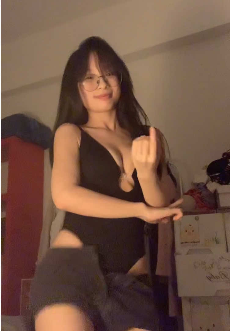 milkshake brings all the boys to the farm #fyp #trending #tiktok #dance #dancechallenge 