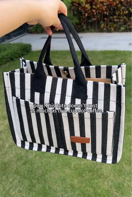 Striped tote bag, retro & versatile, perfect for street and commute! #ToteBag #RetroFashion #VersatileAccessories #TikTokFashion #dailyessentials 