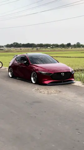 bikin patah leher ga ya? 🐒 #mazda3hatchback 