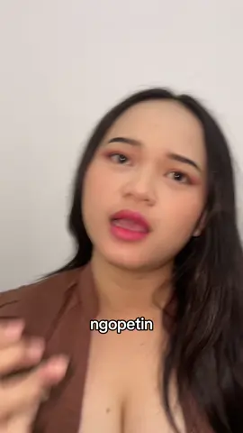 suka banget ngopetin bibir loh ya🫥