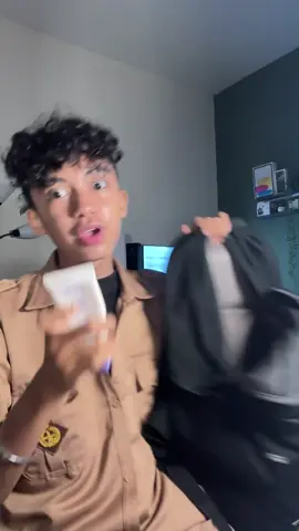 udah skincarean aja lu pada, ga mandang gender kok#sunscreen 