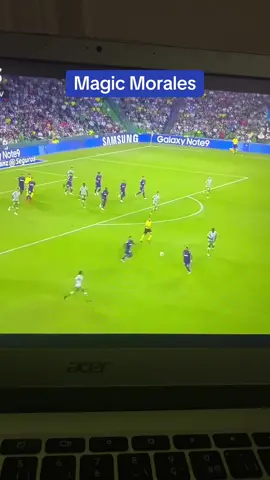 Pas besoin d’un grand club pour marquer son époque. Lui l’a fait, en humiliant même les plus grands #morales #skills #profil #analyse #footballvideo 