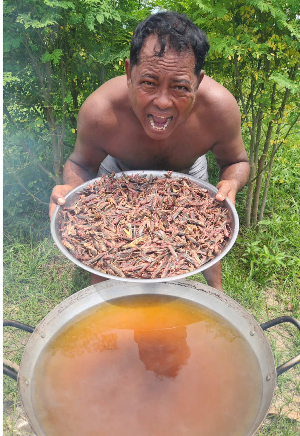 How to crispy grasshopper with chili recipe#tiktokfood #crispy #grasshopper 