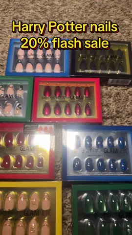 Calling all Harry Potter fans now is your time to grab up your nails for 20% off. @Glamnetic #glamnetic #harrypotter #pressonnails #tastemakerscharlotte #harrypotternails 