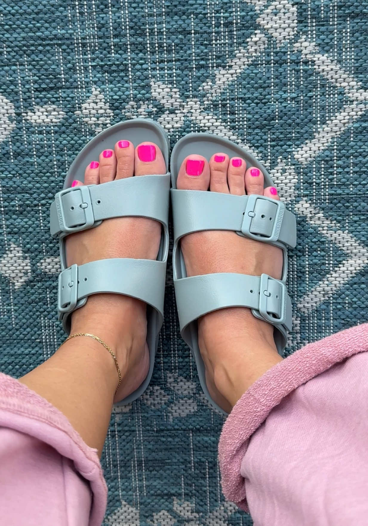 #birkenstocks #birkenstockeva #comfortableshoes #shoesforwomen 