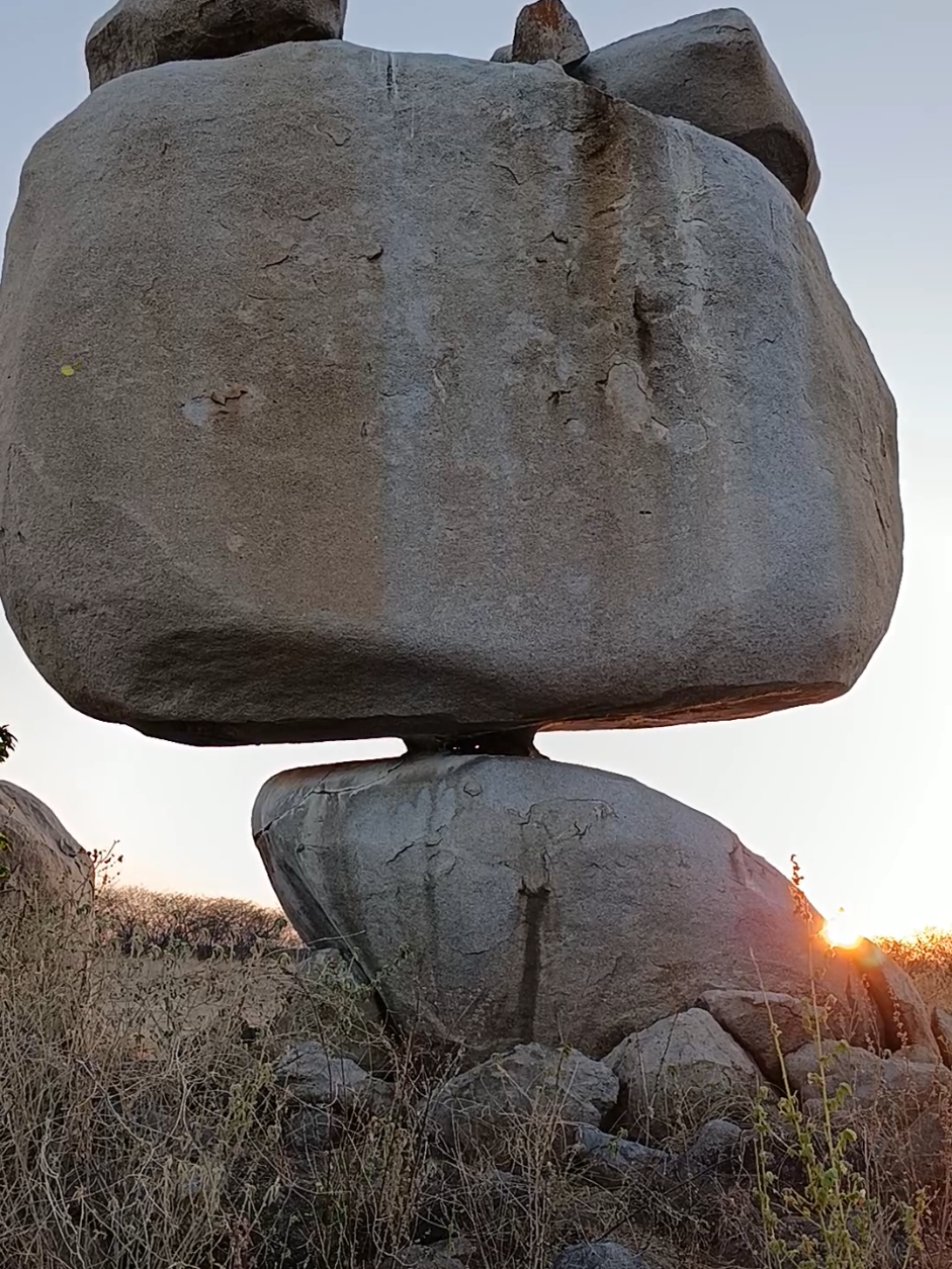 #a #pedra #de #outro #angulo 