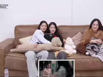 Neko left the group 😂 Ang sweet nang dawala tapos Ikaw nasa gilid lang 😭 