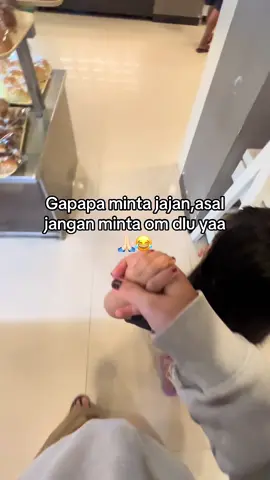 Jajan aja yah #ponakan #trending #viral #palusulteng #fyp #soundviral #ponakanlucu #tante 