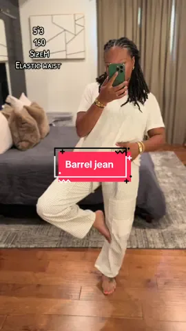 They eat that flamingo pose up! && I can’t lie.. I add to cart every time.  😭🫠 #barreljeans #patchworkbarreljeans 