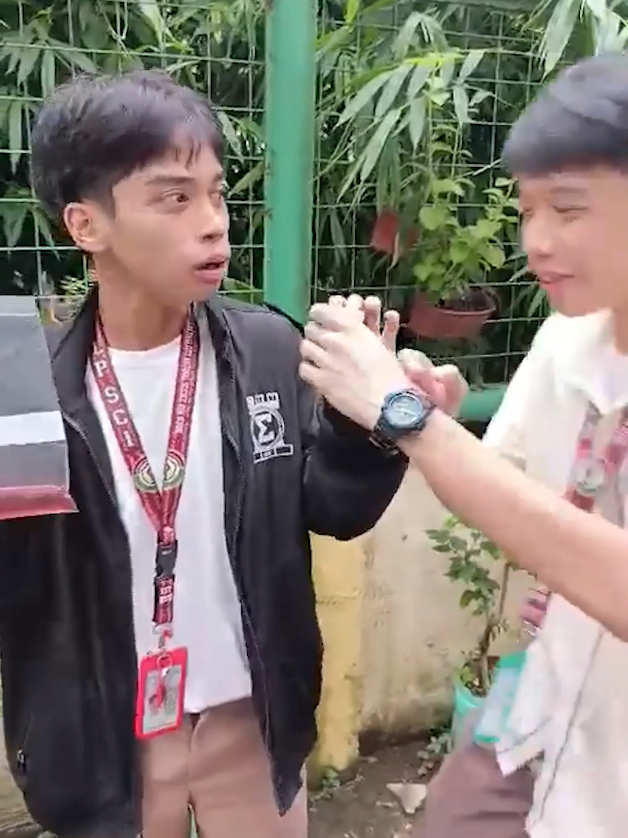 DNA extraction, at home?? 🧬🤔 'Di ba pwede lang 'yon sa mga lab? 🧪❌ [EXTREMELY LOUD INCORRECT BUZZER] 🚨🔊 Discover for yourself what the code for genes and life looks like in the real-world. 🌍👀 Impress your friends with a vial of real (strawberry!) DNA. 🧫✨ Or turn the household procedure into curiosity for the world of science and co. 🧑‍🔬🔍 Just, maybe don’t try eating it. 🤢🍴 ENTRY / PRODUCTION OF GROUP 4 11-ALTRUISTIC 🧍‍♂️🧍‍♂️🗣🗣 #SCITOK_EXPERIMENTS #SciMonth2025 