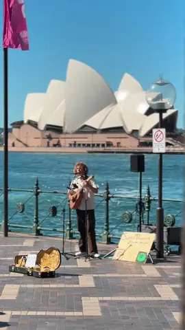 You’re awesome, @Sam McGovern 👊🏻🔥#sydneyaustralia #busking #sydneyoperahouse #fypシ゚ 