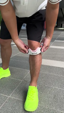Wearing it during exercise provides better knee protection #hikingadventures #altrarunning #kneepainrelief #hikingtips #tiktok