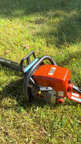 Stihl 029 sitting idle . #chainsas #chainsawaddict #stihl #stihlchainsaw #chainsawrescue 
