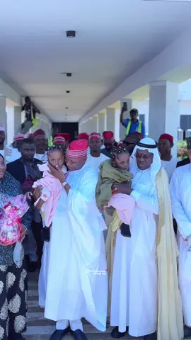 Yanzu haka, Mai girma Gwamna Abba K Yusuf ya tarbi Yan biyun da Allah SWT ya haifa a hade, bayan kai su Kasar Saudiyya anyi aiki an raba su, Kuma Alhamdulillah yanzu sun dawo gida lafiya. #viralreelschallenge #AbbaIsWorking #sardaunashoot #foryou #everyone 