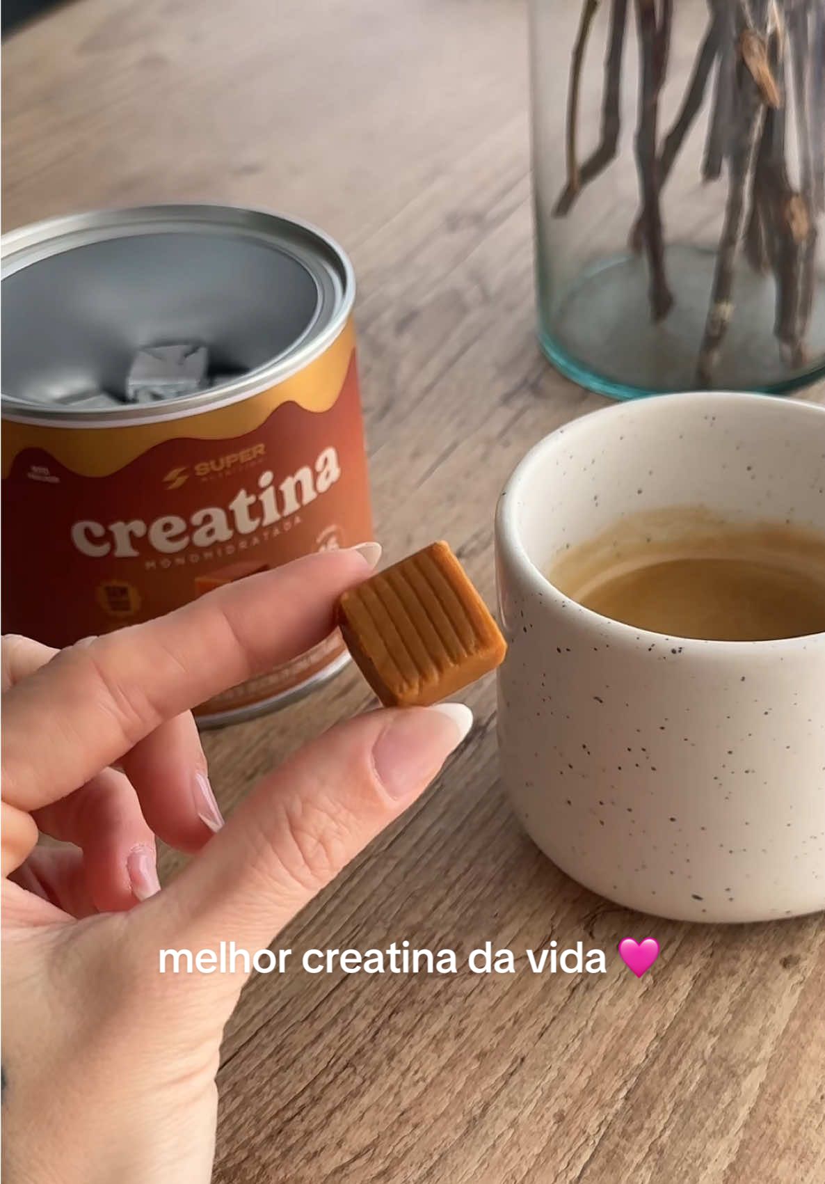 A melhor creatina de todas, com gostinho de infância!! 16kcal por unidade, sem adição de açúcares ❤️apenas provém!!! #dadodecaramelo #creatina #supernutrition 