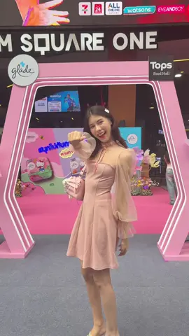 วันนี้มางาน Glade X Hello Kitty งานคือน่ารักมาก มีมุมถ่ายรูปและกิจกรรมให้เล่น แถมยังได้เจอเซเลปมางาน ใครไม่ทันวันนี้ 14 กันยา ไปเจอกับ Sky‑Nani  ได้ที่ CentralWorld น้าา 🩷 #Glade #GladeHelloKitty #HelloKitty #GladeHelloKittyxSkyNani #SkyNani