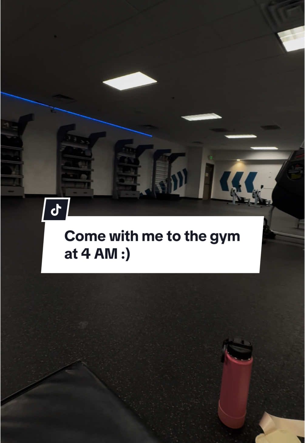 Another 4:30 AM gym sesh!! I love how empty it is at that time 🤩