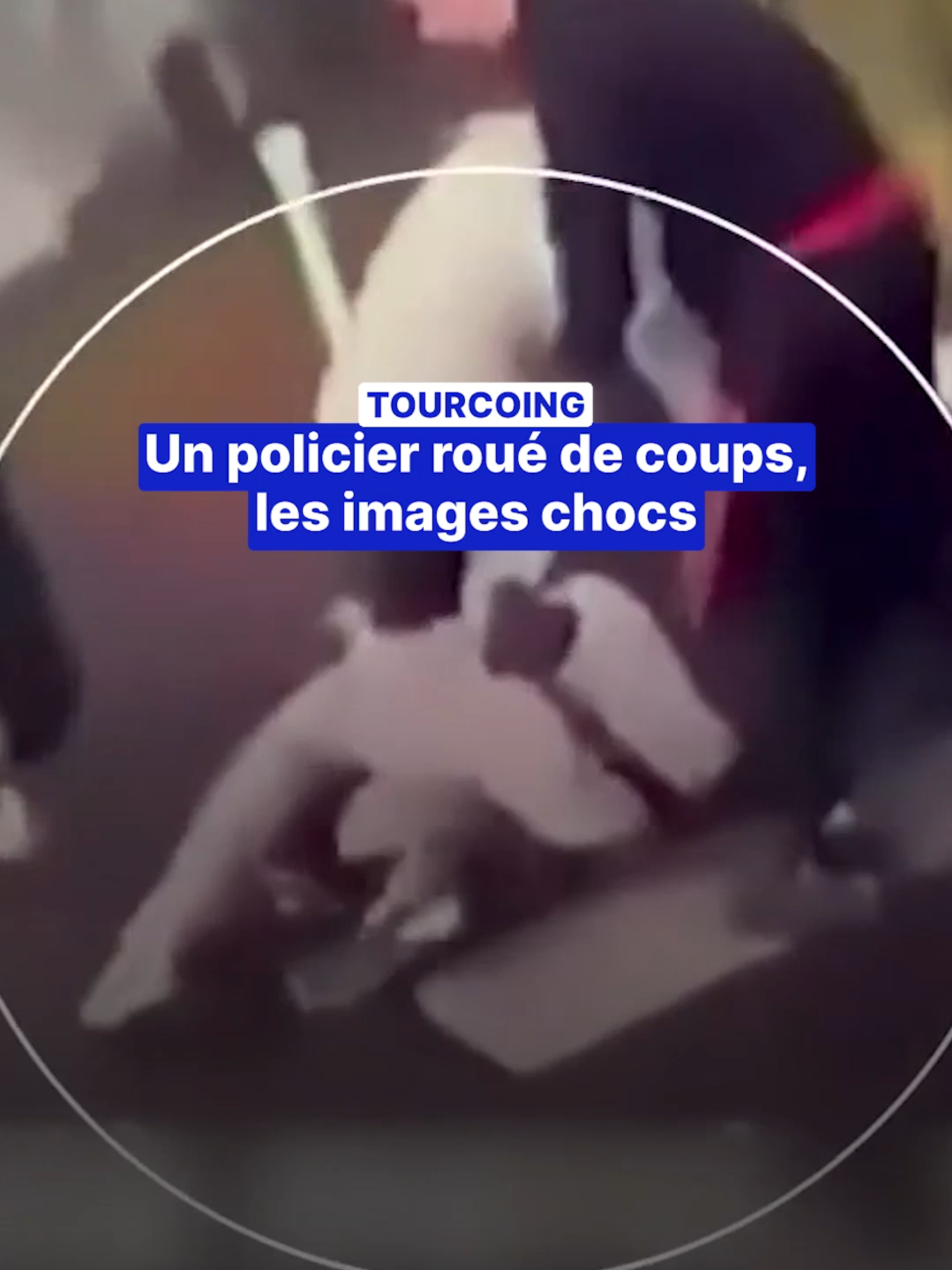 🔴 Un policier de la brigade anti-cri*inalité de Tourcoing a été violemment a*ressé ce jeudi dans l'exercice de sa fonction. La scène a été filmée et diffusée sur les réseaux sociaux. Une personne a été interpellée mais ses complices sont toujours recherchés. #tf1info #police #tourcoing #reportage