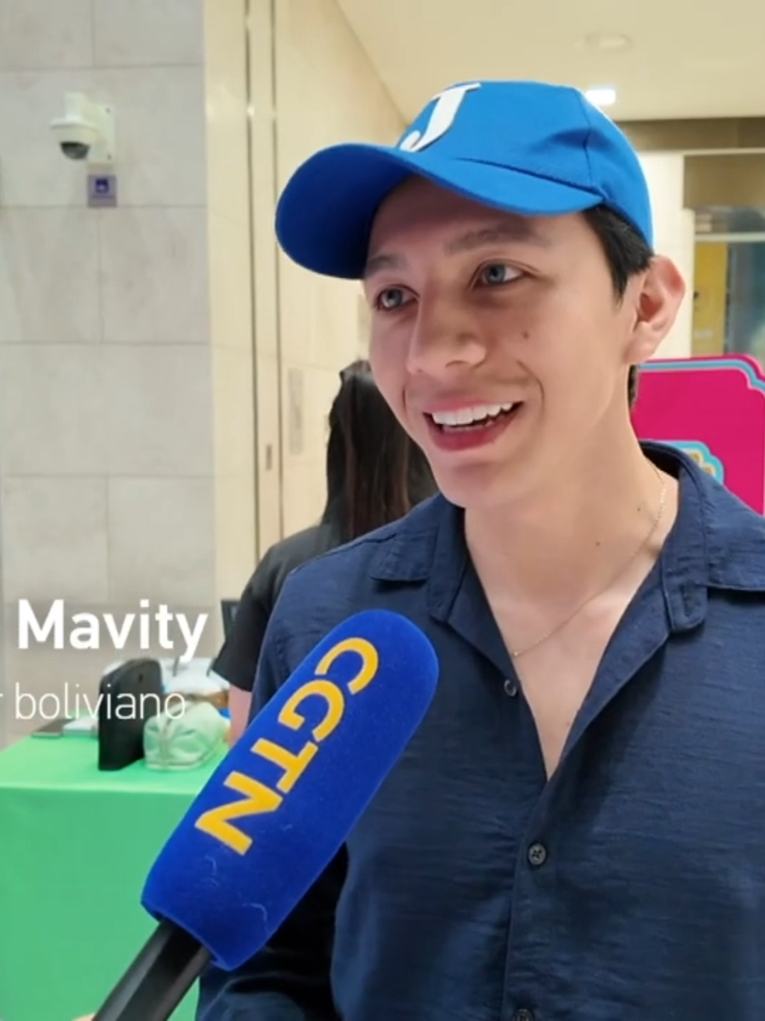 🎥🌏 ¡Una aventura cultural sin fronteras! 36 creadores de contenido de 22 países de América Latina y el Caribe viven China como ganadores del III Concurso de Videos Cortos “China–ALC: la íntima amistad borra la lejanía”. 🇨🇳🤝🌎 ✨ Descubriendo la riqueza de la #CulturaChina ✨ Creando lazos de amistad que trascienden continentes ✨ Narrando historias que unen pueblos 👏 Orgullo boliviano: felicitamos a @juniormavity7 🧢, quien lleva la voz creativa de Bolivia 🇧🇴 al mundo en esta experiencia única. #ChinaALCAmistad #CreadoresDeContenido #Latinoamérica #Caribe #ViajeCultural #AmistadSinFronteras #Bolivia
