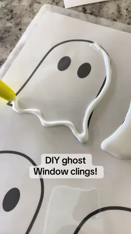 Fun DIY ghost window clings!  Easy to do with your little one! 👻  All you need is school glue, wiggly eyes, & glitter!🖤 #Halloween #toddleractivities #kids #teachers #fall 