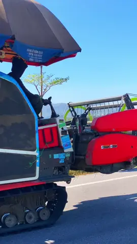 Nắng quá cha ơi 😂😂@Thuỳ Dương #kubota #kubota_tractor #kubotadc70pro 
