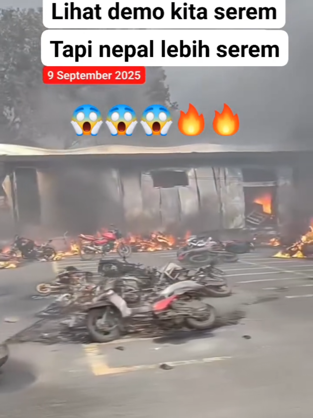 lihat demo kita serem tapi NEPAL lebih seram 🇳🇵🔥 #nepal🇳🇵 #nepali #demo #genzrevolution #parliament 