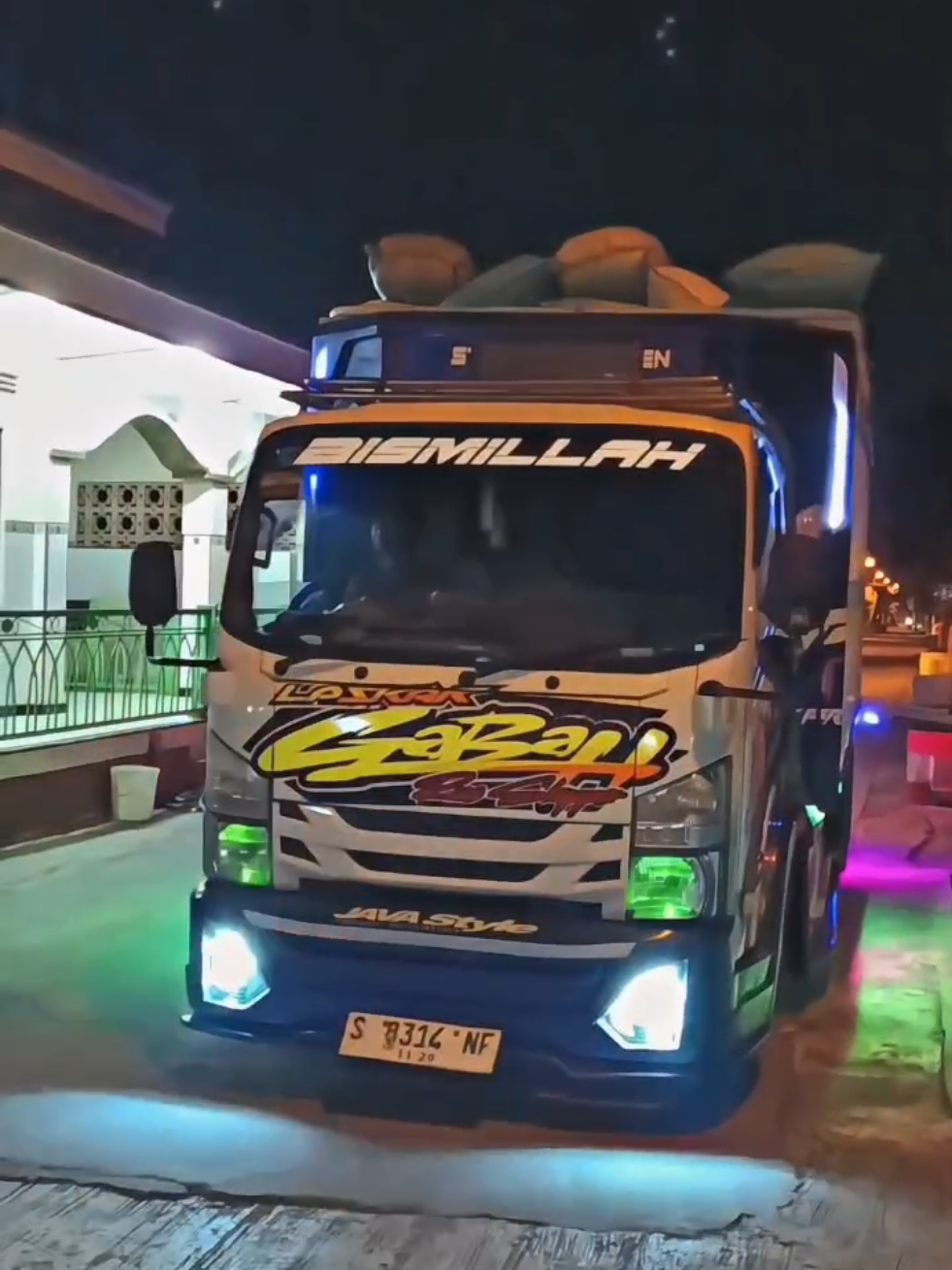 bismillah.🤲 #gabahbalap🌾 #mojokerto24jam #drivermuda #truckmodifiedindonesia 