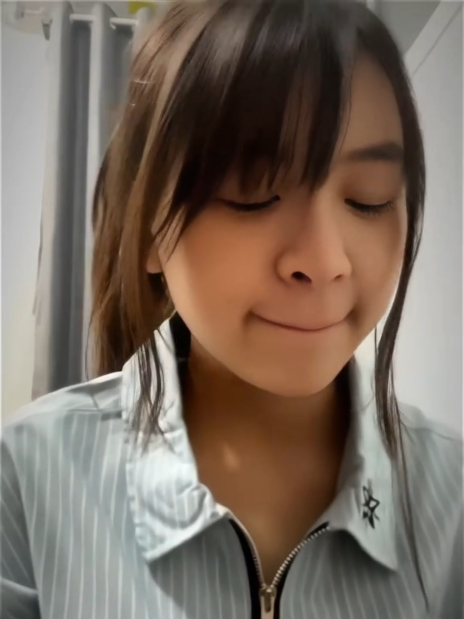 so beautiful @jkt48.lily  🫶🥰 . . #lilyjkt48 #jkt48lily #memberjkt48  #lilyforever🦖 #gen12jkt48 