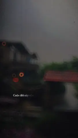 Nếu một ngày nào đó tình cờ gặp lại, em mong trong mắt anh chỉ còn những điều tốt đẹp chứ không phải những dở dang đã từng...