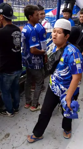 Ketua Demo telah hadir #badrukepiting  #persibday💙🤘🏻 