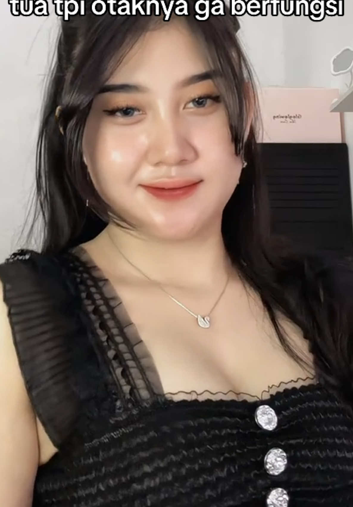 Gatel tok nek ga oleh cuan yo nek jareku se YEKK🤢🤮