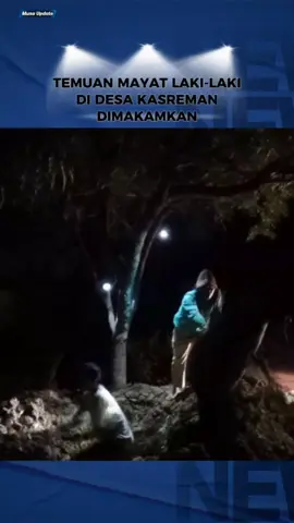 Rembang – Mayat laki-laki tanpa identitas yang ditemukan di lahan persawahan, turut tanah Desa Kasreman, Rembang, akhirnya dimakamkan di makam Krapyak Rembang, Jum’at malam (12 September 2025). Direktur RSUD dr. R. Soetrasno Rembang, dr. Samsul Anwar menjelaskan identitas korban Mr. X belum terungkap dan tidak ada masyarakat yang mengaku kehilangan anggota keluarga. Lantaran kondisi jenazah korban membusuk, bahkan sudah mengering, sehingga proses pemakaman harus disegerakan. “Ya betul, sehabis Maghrib Jum’at malam ini jenazah telah dimakamkan di Makam Krapyak. Pemakaman sudah dikomunikasikan dengan aparat kepolisian,” tuturnya. Sementara itu, Kapolsek Rembang Kota, AKP AL. Sutikna menyatakan berdasarkan hasil pemeriksaan dokter, tidak ditemukan tanda-tanda kekerasan. Terkait anggapan mayat mengering, sekilas seperti terbakar, karena efek dari terik sinar matahari. Apalagi, menurut perkiraan dokter, korban sudah meninggal dunia 7 hari yang lalu. “Kulit kepala bagian belakang mengelupas akibat pembusukan. Perkiraan sudah meninggal 7 hari, jadi kondisinya sampai seperti itu,” kata Kapolsek. Sebelumnya, seorang pencari rumput menemukan mayat laki-laki di dekat lahan tebu, Desa Kasreman, berbatasan dengan Desa Ketangi Kecamatan Pamotan, Jum’at (12/09) sekira pukul 08.30 Wib. Sejumlah warga yang datang ke TKP menduga korban adalah orang dengan gangguan jiwa (ODGJ). Mayat selanjutnya dibawa ke RSUD dr. R. Soetrasno. “Warga mengenali dari ciri-ciri korban laki-laki berjenggot dan menggunakan gelang di tangan, sering terlihat berjalan di sekitar lokasi,” pungkasnya. (Musyafa Musa).
