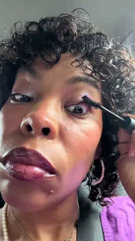 GRWM in the cab!! Y’all know I love a quick and easy makeup routine!! 💖✨ #tastemakersnewyork #tiktokshopfashionweek #grwm #easymakeup #blackgirlmakeup 