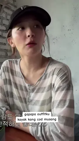 maaf ya kang, soalnya kamu suka banget pake otufit cod musang. tapi gapapa yang penting dapat nyonya irene yang kinyis-kinyis 😚 #seulrene #irene #seulgi 