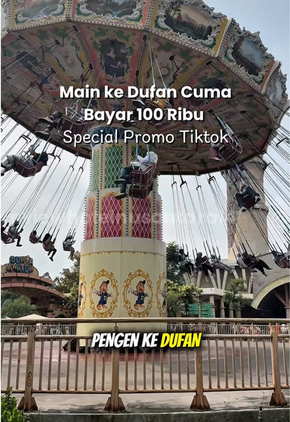 Kalau kalian mau main ke Dufan, pesen tiketnya lewat TikTok aja ya‼️ Sekarang lagi banyak promo dan cashback, jadi harganya super hemat. Bahkan tiket masuknya sekarang cuma 100 ribuan aja loh!🙌🏻 Bayangin, bisa seru-seruan seharian di Dufan dengan harga segitu. Dari pertama masuk aja vibes-nya udah bikin happy, apalagi kalau udah keliling main bareng temen, pasangan, atau keluarga. Rasanya bener-bener worth it banget buat isi liburan. Di Dufan, kamu bisa nikmatin suasana yang penuh tawa, deg-degan bareng di wahana, sampai puas foto-foto karena tiap sudutnya punya kenangan seru. Pokoknya, seharian di sini bikin lupa waktu🥰 Jadi, jangan mikir lama-lama. Klik tag lokasi di video ini, dapetin tiket hematnya sekarang, dan siapin diri buat keseruan tak terlupakan di Dufan✨ #promoseruweekend #tigerwonggo #twgtofolago #dufanancoljakarta #promotiketdufan 