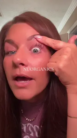 It’s literally best of both worlds @nuorganic_usa #lashserum #lashgrowth #lashes 