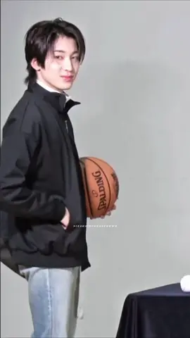 I want to watch wonwoo play basketball #wonwoo #ウォヌ #원우 #fyp 