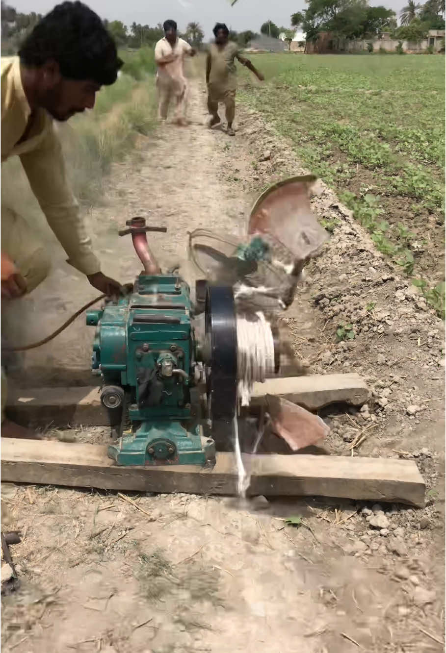 Full dangerous diesel engine starting 