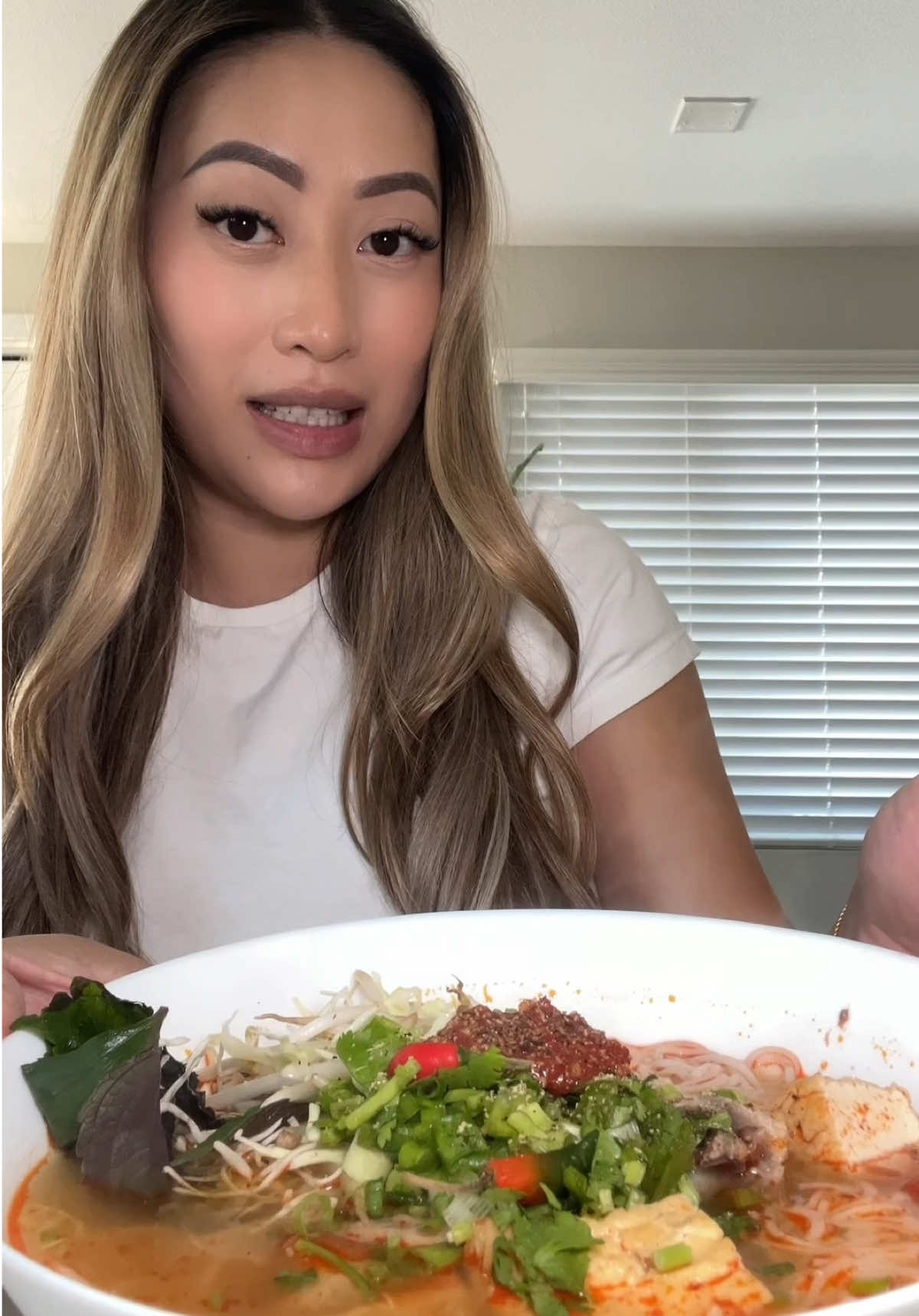 What should I eat next #bunrieu #vietnamesefood #mukbang #eating #Foodie 