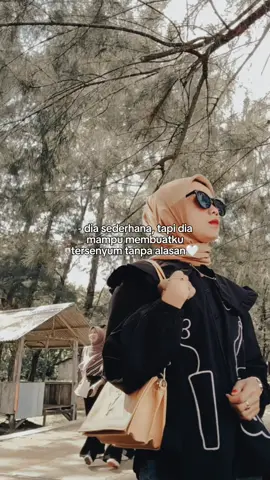 Siapakah diaaa🤔🤣 #fypシ゚viral🖤tiktok #bantuinfypdong #slamatsianggaes🤗😍 