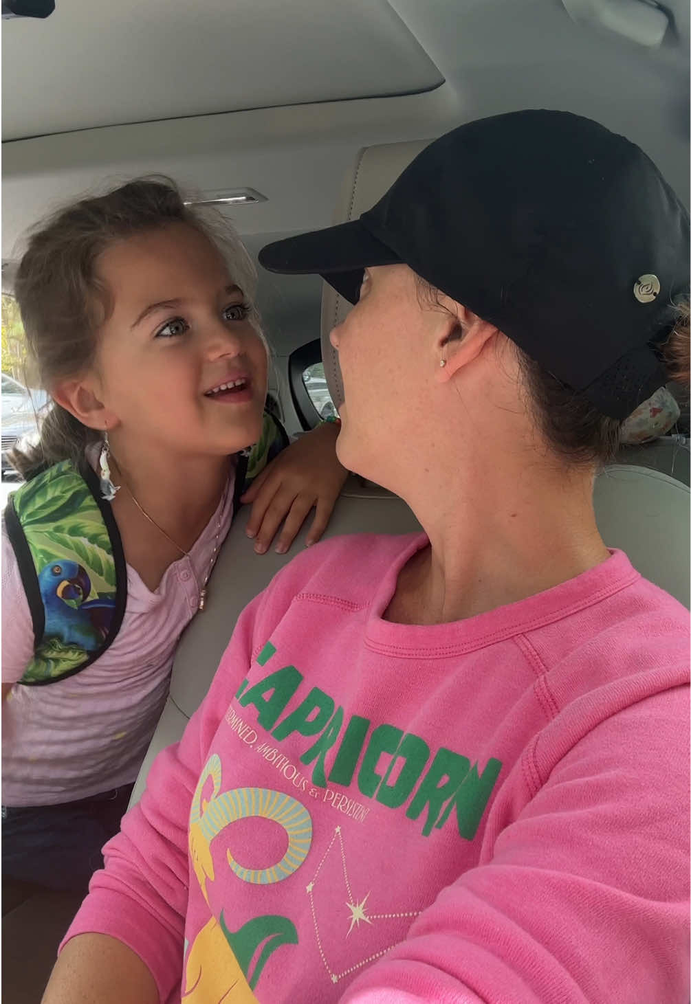 If you know the chaos of after-school pickup, you know the power of the right snack. @Sun-Maid raisins are always in my bag because they’re the only thing she’ll eat before she starts listing every single thing that went wrong today 😅 Simple. Wholesome. Actually eaten. #SunMaidPartner #BackToSchool #SnackHack #RealMomMoments