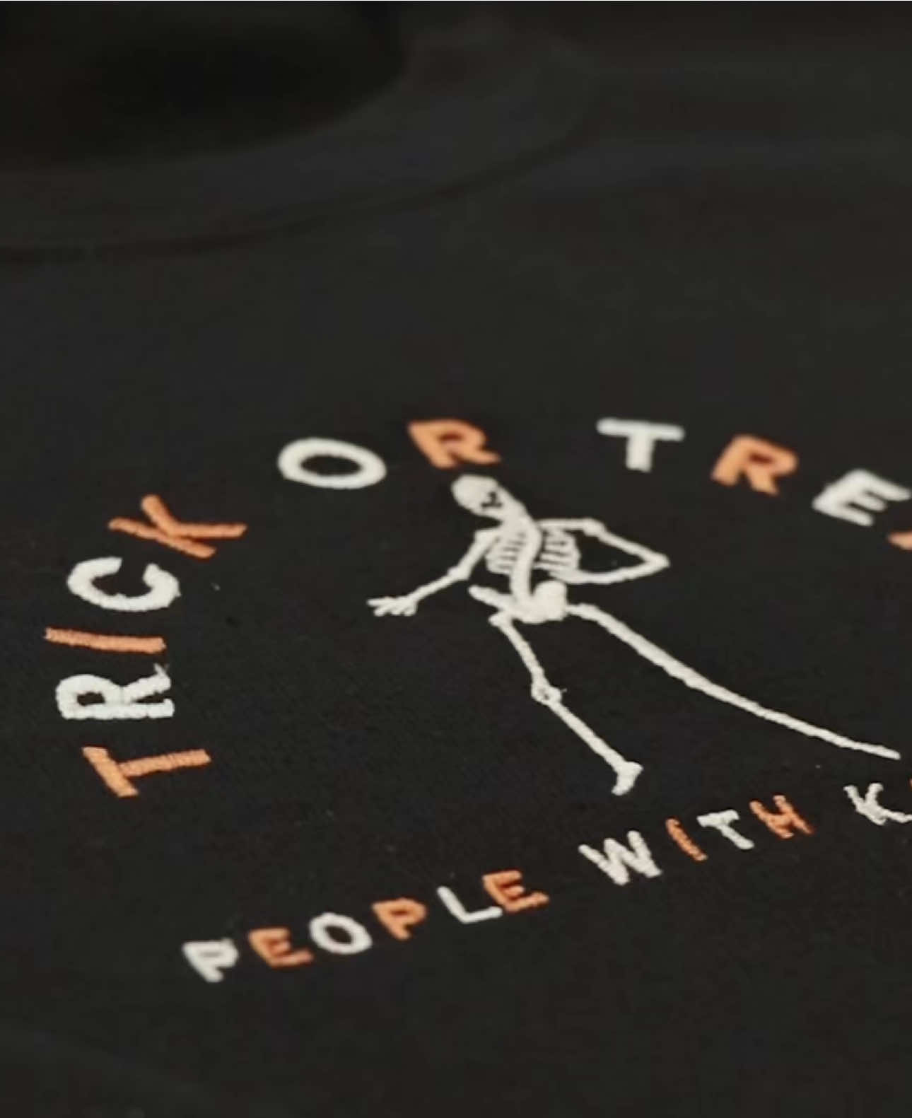 link in my bio for this halloween design 🧡 #harryween #halloween #halloweensweatshirt #harrystyles #halloweenishere 