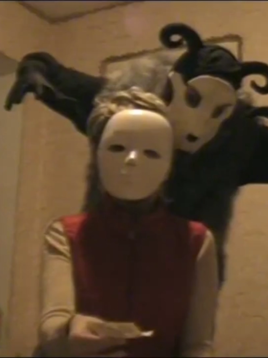 A Jester's Cry #martira #derealization #doll #dolphinburningbush #дельфиннеопалимаякупина @na pag-unawa 