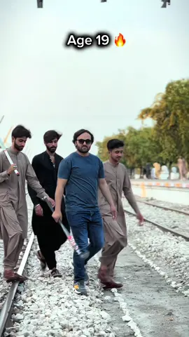 ❤️❤️‍🩹. . .  Don’t under review my video please TikTok team @TiktokPakistanOfficial #viralvideo #foryou #emotional #qaiskhan814 @Hunain Modern @Hassan 🔥✌🏻 @ƁRƠWƝ  ƁƠƳ 𖤍 