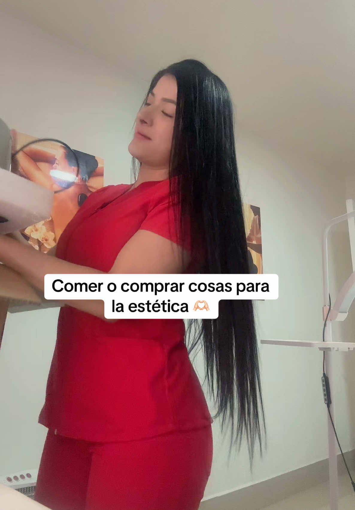 La más feliz de todas cuando compro cosas para la estética 😂🤣😂😅 #CentroEstetico #EsteticaProfesional #SantiagoDeChile #fyp #paratiiiiiiiiiiiiiiiiiiiiiiiiiiiiiii #humortiktok #humor #chile #facial #CuidaTuPiel #amorpropio #cosmetologa #skincare 