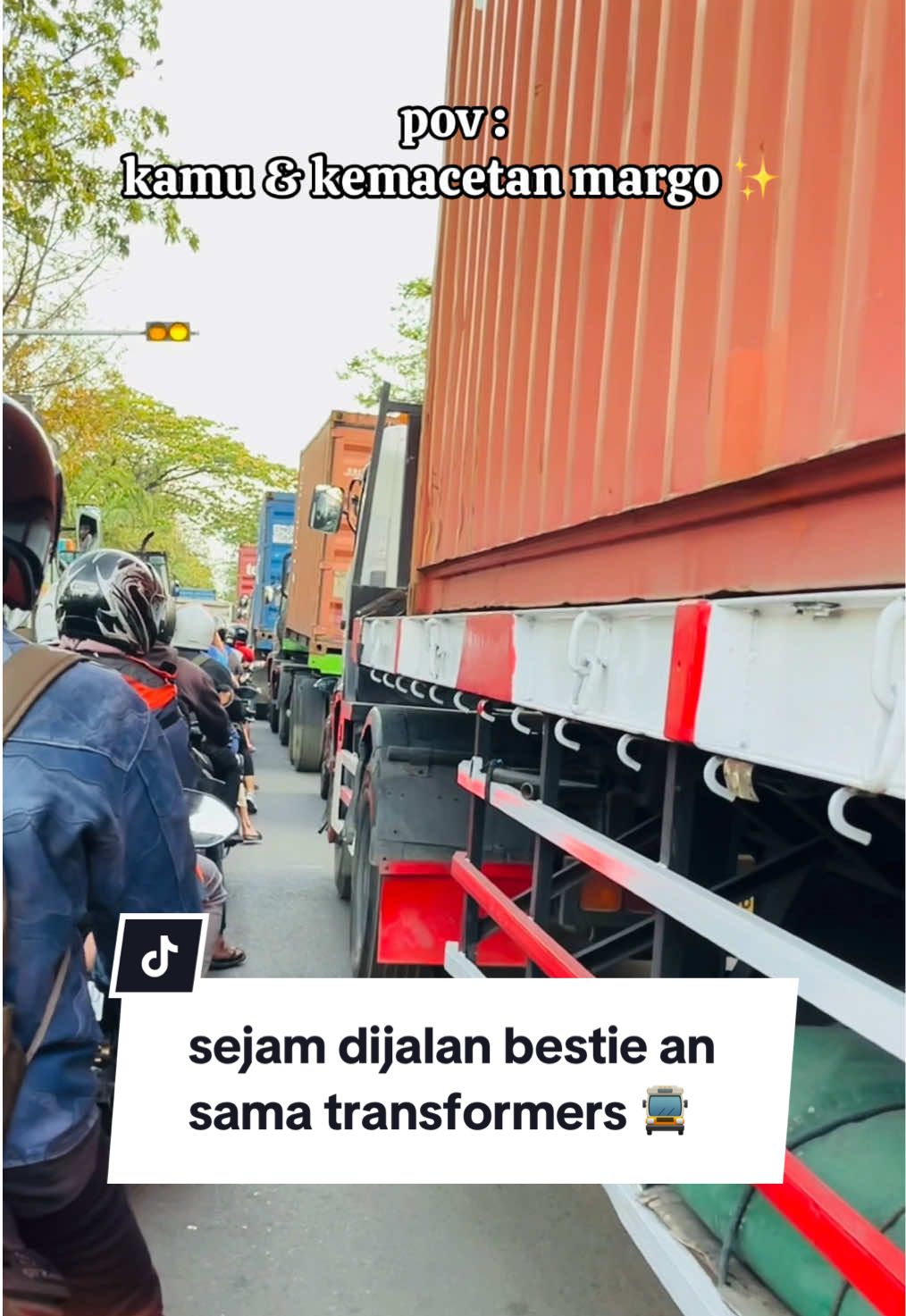 Vibes nya udah kayak ftv” @SCTV belum min ? Sayang banget kalo ngga diupload ✨ #surabaya #surabayaterkini #surabayatiktok #foryoupage #macet 