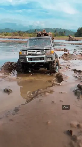 Dipersembahkan Oleh : GASPOL + Ini adalah rc adventure, jago offroad dengan tipe mn82 pro,  license resmi dari toyota lencruiser 79, berwarna grey. berikut ini performanya.    Original Set , hanya ganti ban.  Dibuat anti air, menggunakan lem silikon.  Roda ban menggunakan Ban MN 77 Mn 82pro Rc land Cruiser 79 #mn82 #mn82pro #rccar #rccars #rcoffroad 