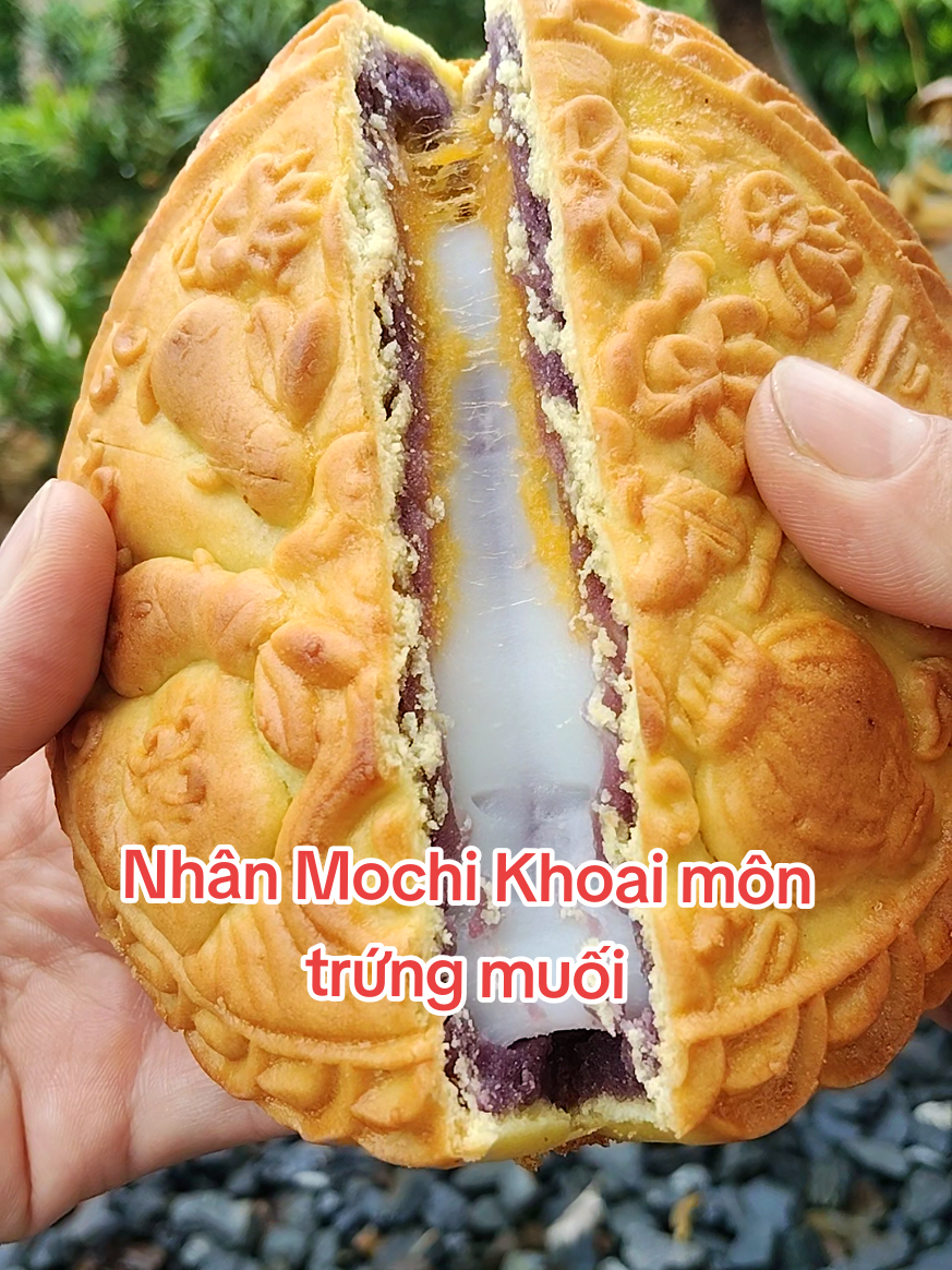 Bánh Trung thu nhân Mochi khoai môn trứng muối #Xuhuong #bánhtrungthuxuântùng #tếttrungthu2025 #Mailoanănvặt #Ancungtiktok 